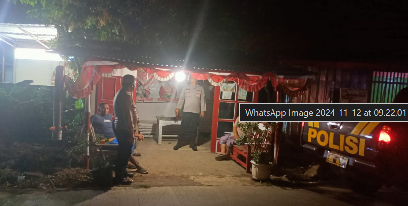 Jaga Keamanan, Personil Polsek Bongas Indramayu Rutin Sambang Pos Satkamling Desa Plawangan